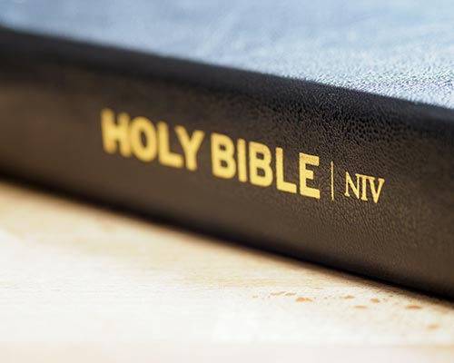 head-to-heart-restoration-ministry-image-of-closed-black-leather-niv-bible